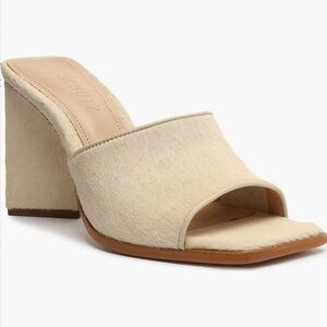 Schutz Lizah Welt Wild Sandal off white w7.5